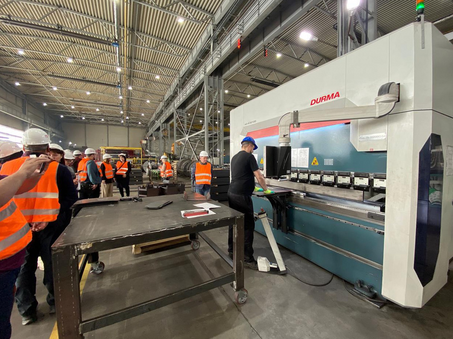 Промышленный туризм: Взгляд на будущее через призму переводческого опыта